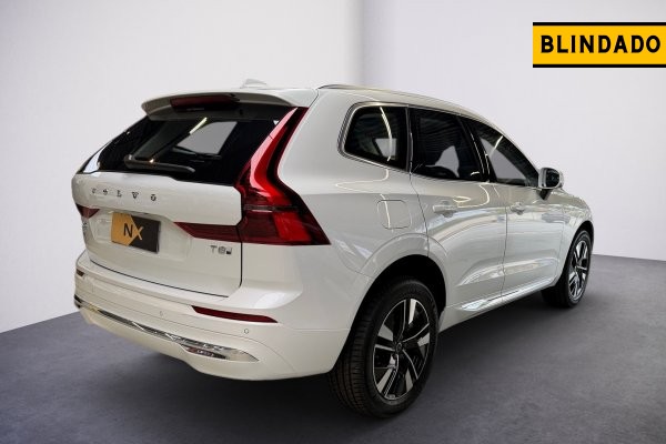VOLVO XC60 2.0 T8 PHEV PLUS AWD GEARTRONIC 2025/2026